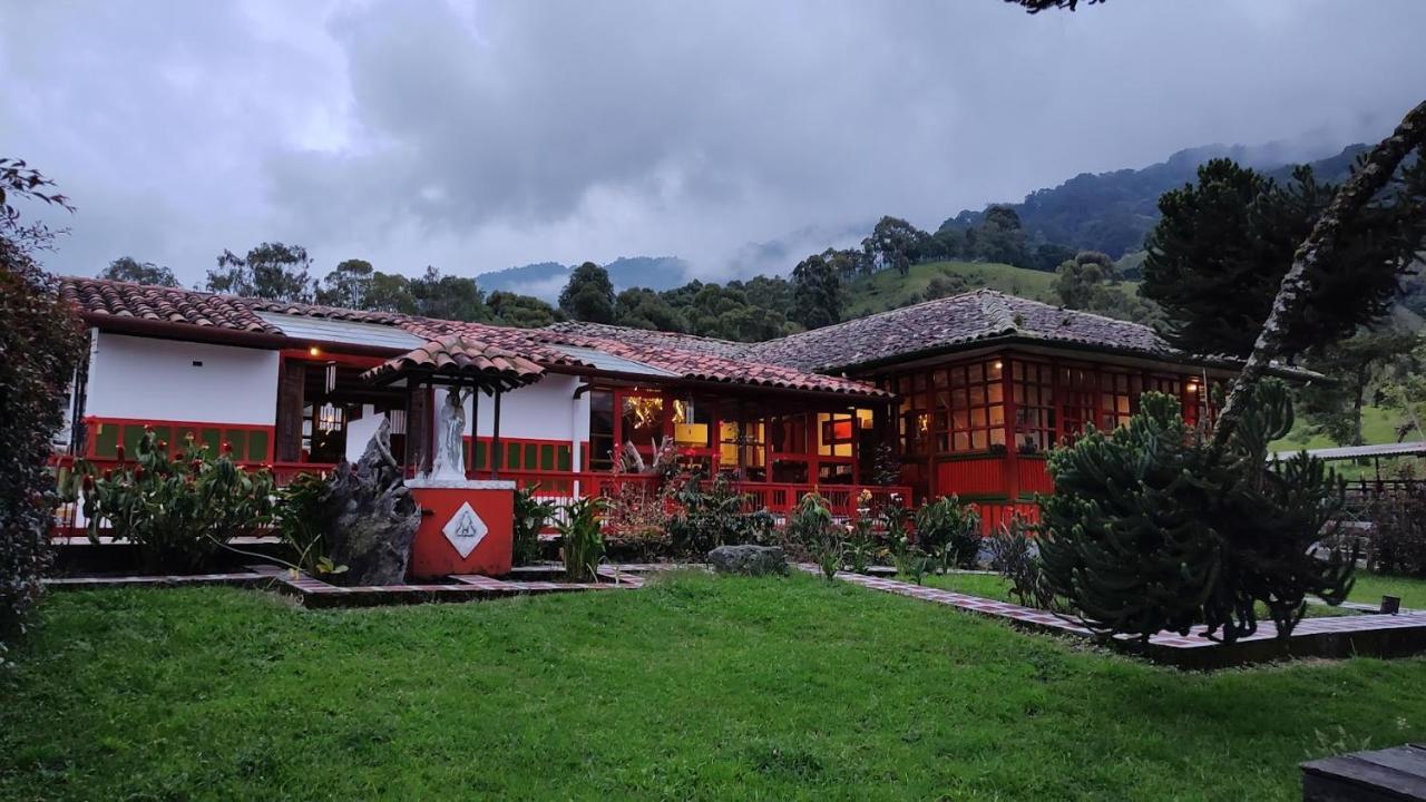 Ecohotel Pinohermoso Reserva Natural Саленто Екстериор снимка