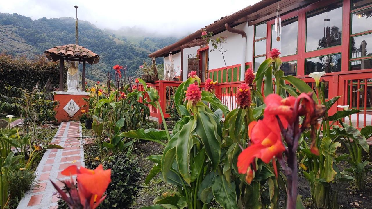 Ecohotel Pinohermoso Reserva Natural Саленто Екстериор снимка